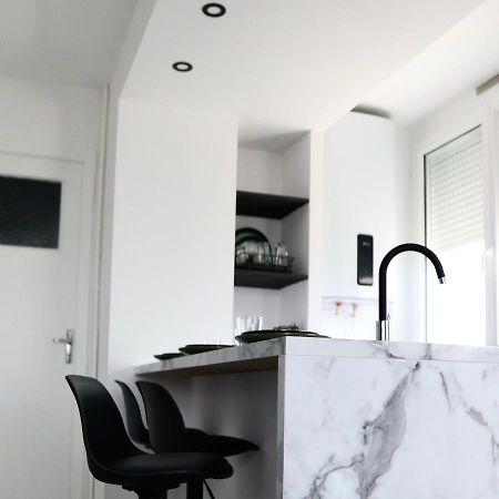 Appart- Hotel Love Room Yschool Troyes Exterior photo